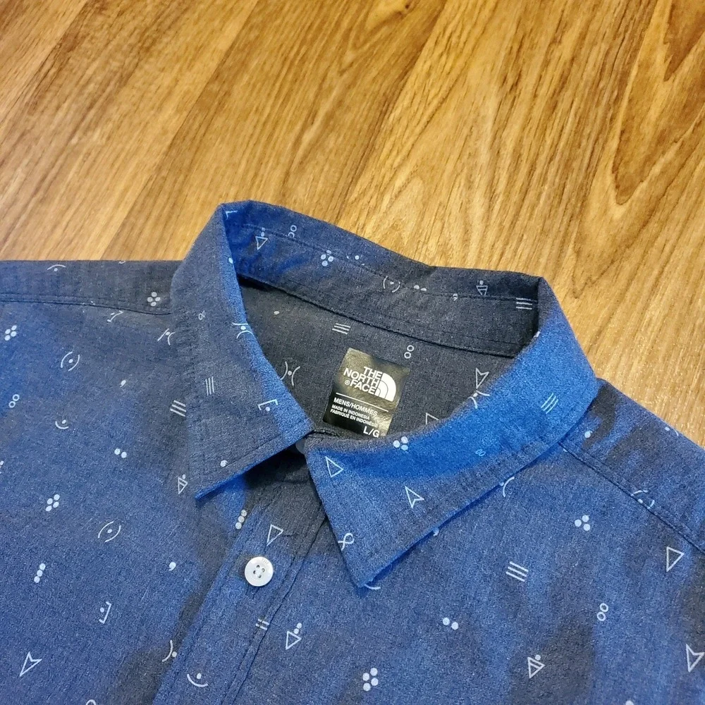 The North Face Shirt Men Large Blue Geometric Button Down Short Sleeve Hiking